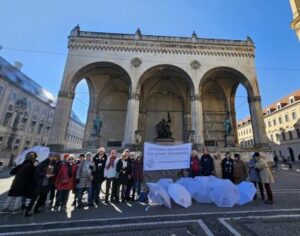 Mahnwache am Odeonsplatz (c) OgR