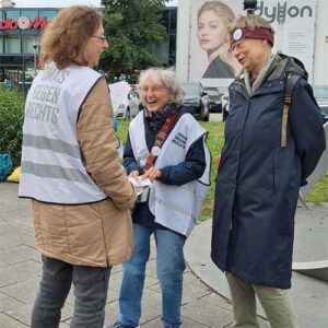 Spaß bei der Mahnwache am OEZ (c) OGR